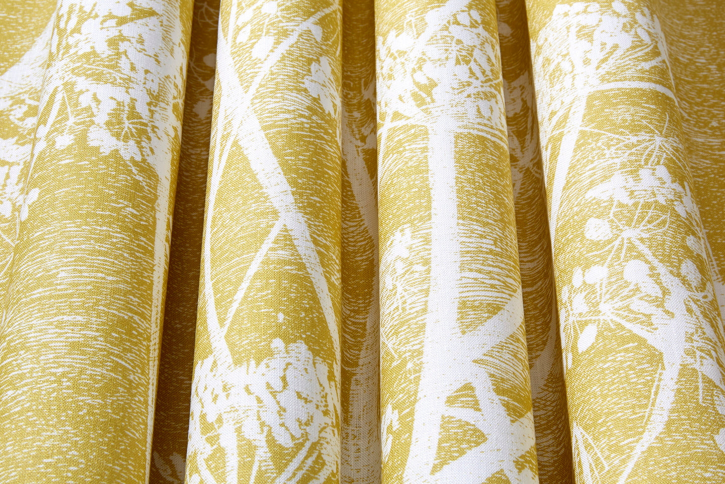 Cow Parsley Fabric F111/5020 By Cole & Son