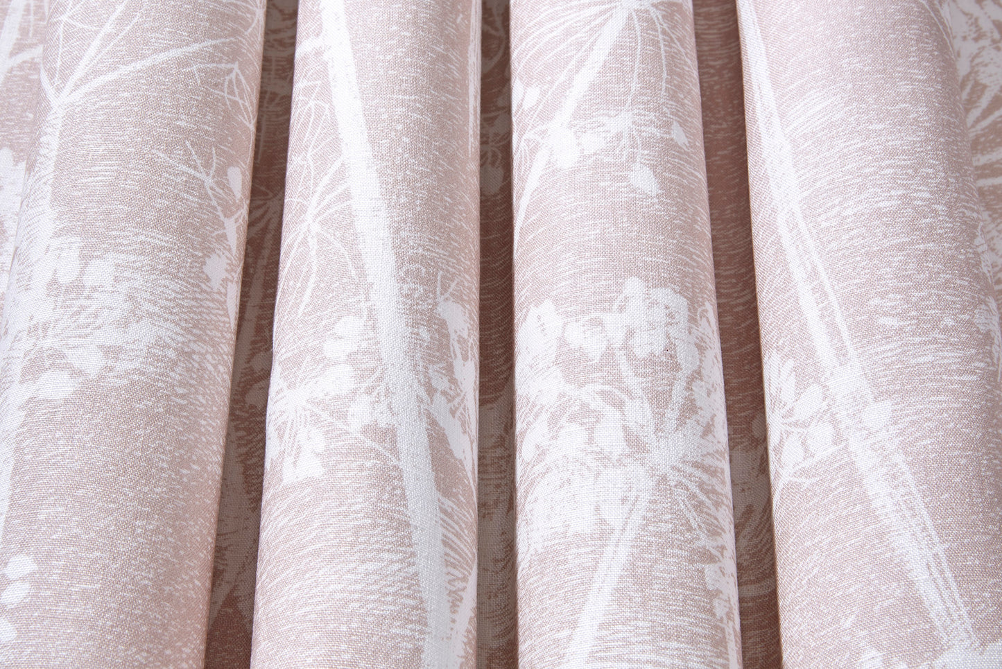 Cow Parsley Fabric F111/5018 By Cole & Son