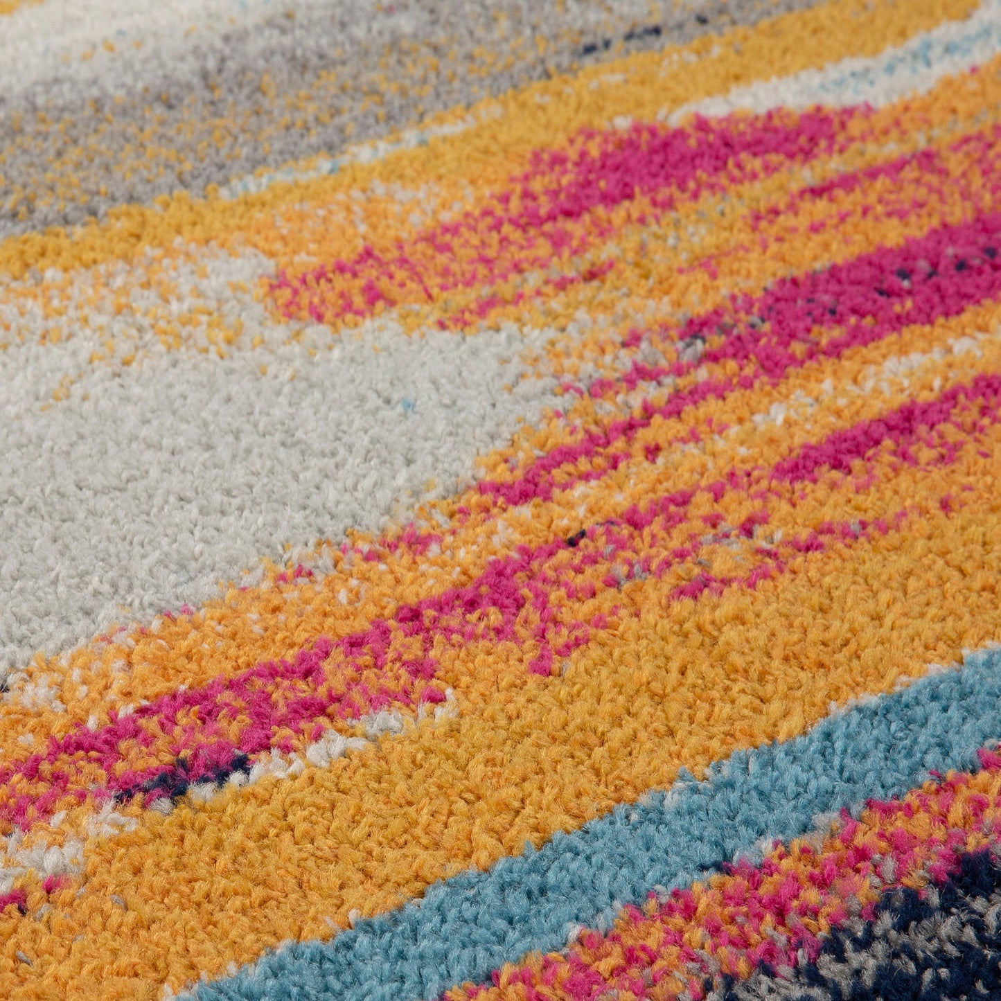 Gilbert 83 X Distressed Rug - Multi